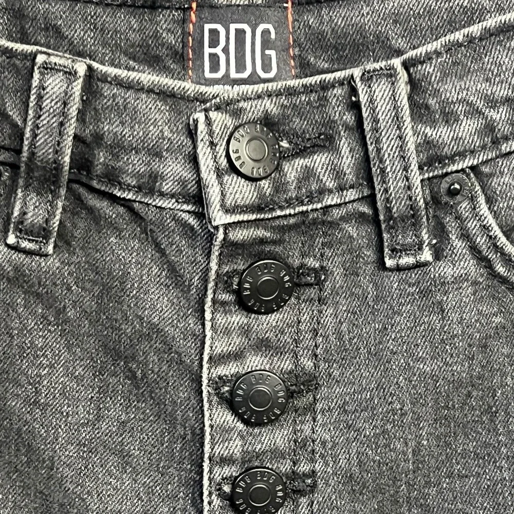 BDG Urban Outfitters Shorts‎ 26 Black Mom High Rise Button Fly Cuffed Hem Casual - Picture 3 of 10